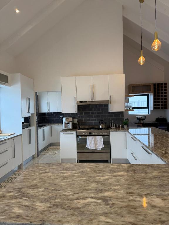 Gourmet Kitchen with Vaulted Ceilings