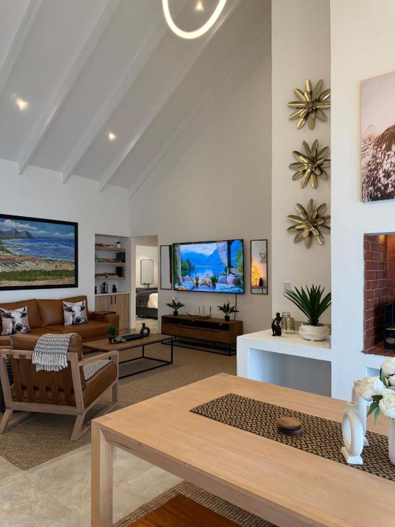 Spacious living room with modern furnishings